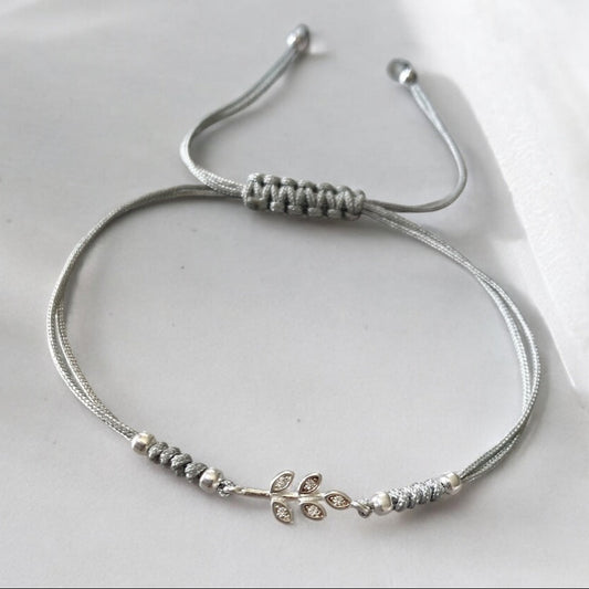 Pulsera hilo hojita circones plata