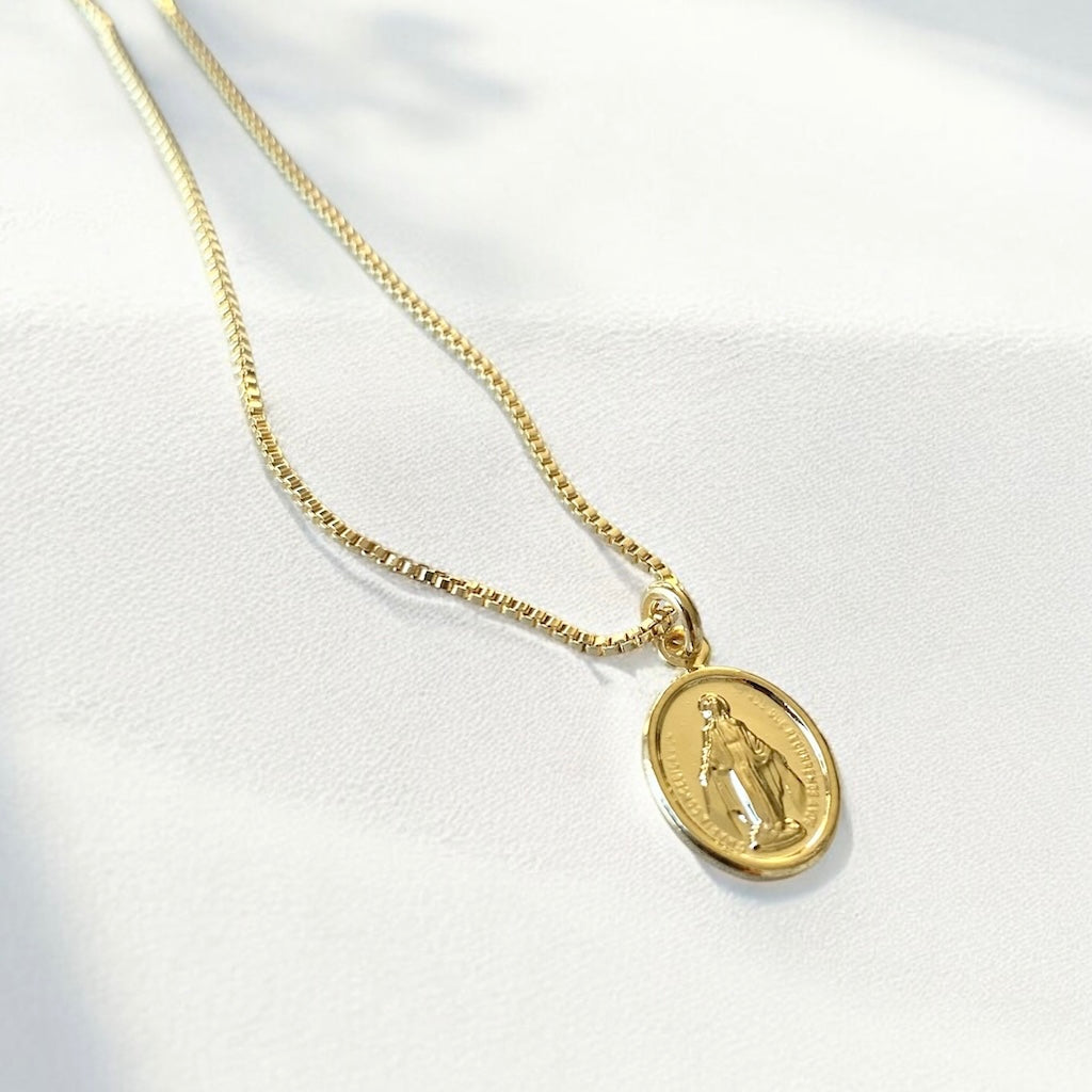 Collar virgen de los milagros oro