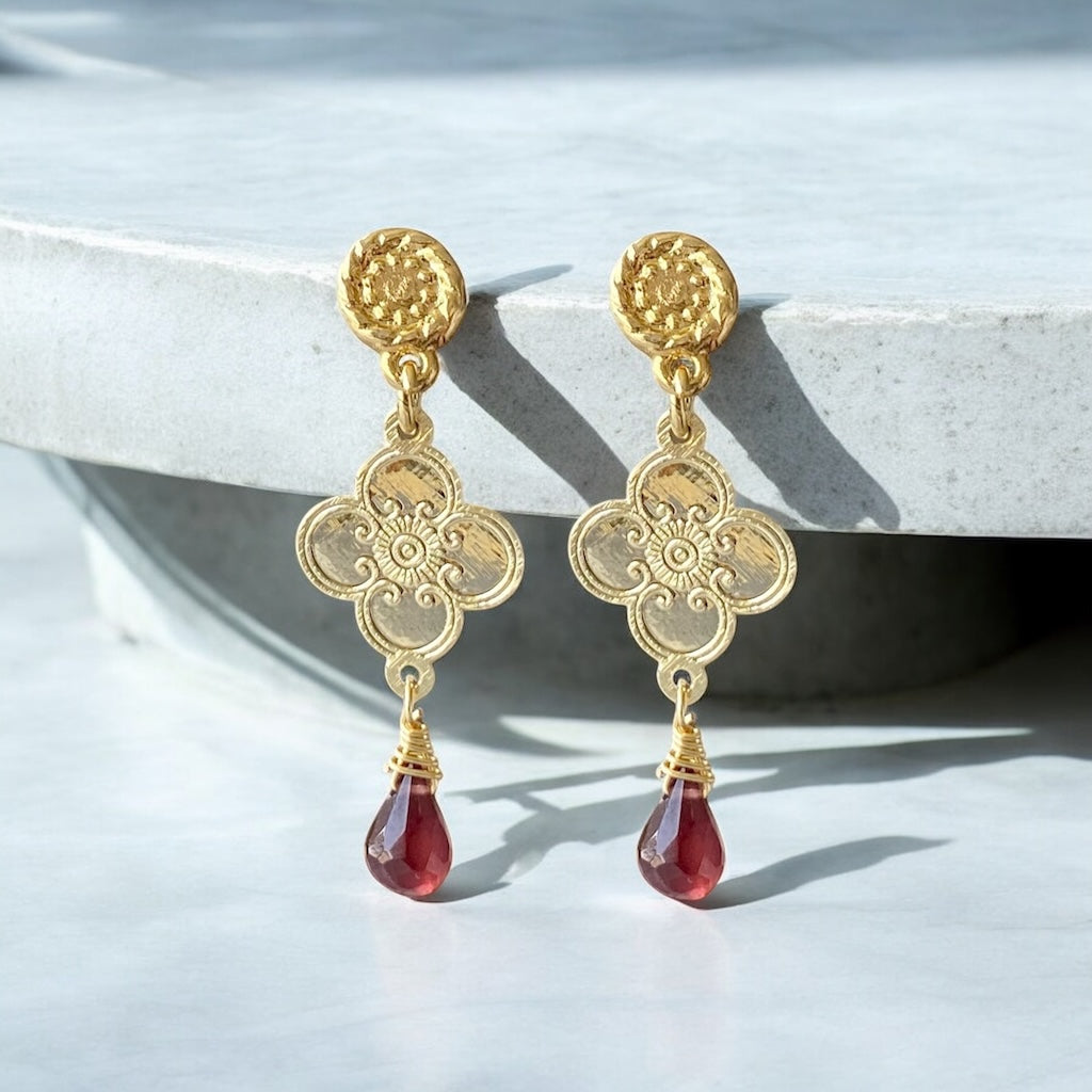 Aros flor estampada oro