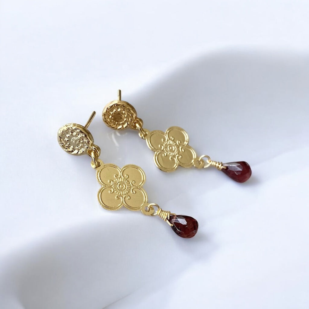 Aros flor estampada oro