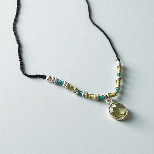 Collar tejido mijuki peridoto plata