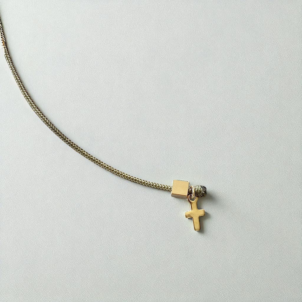 Collar hilo mini angelito oro