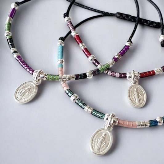 Pulsera hilo mijuki virgen de los milagros plata