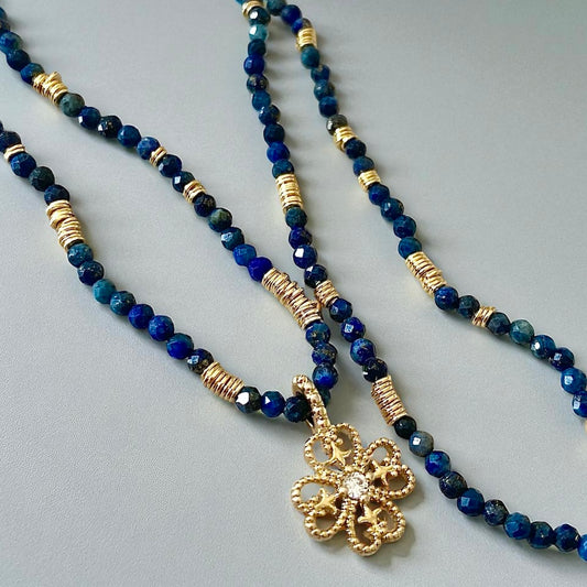 Collar lapislázuli trébol oro