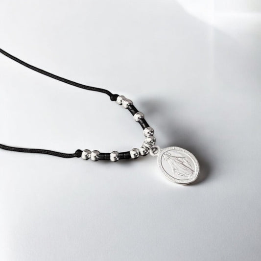 Collar hilo mini virgen plata