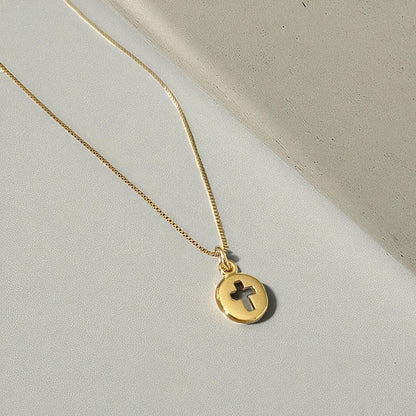 Collar mini medalla cruz calada oro