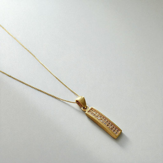 Collar placa circones oro