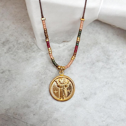 Collar hilo medalla angelito relieve oro