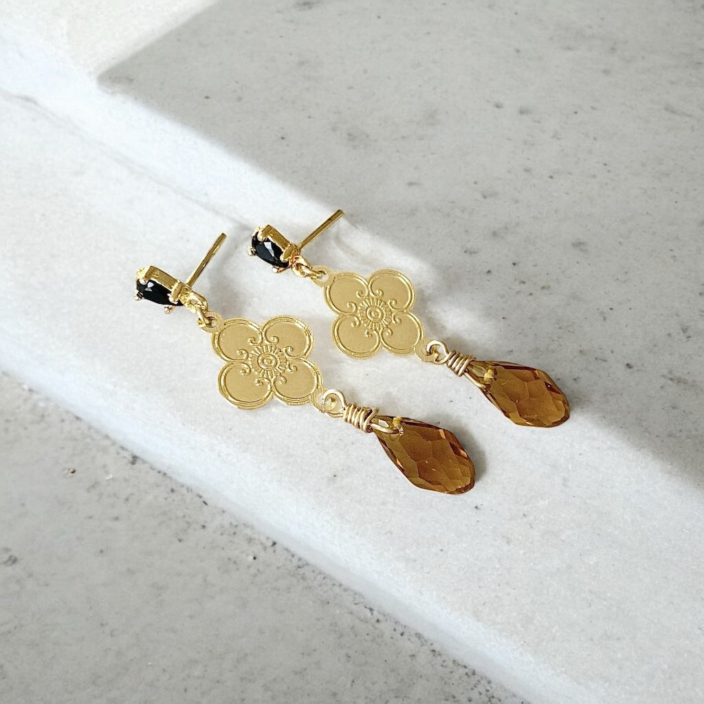 Aros flor estampada oro