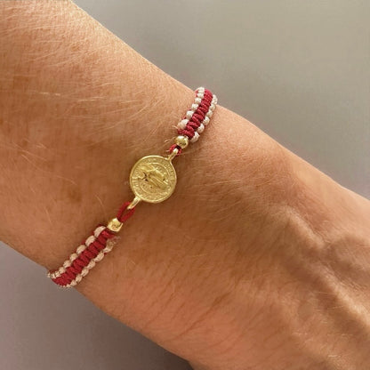 Pulsera macramé San Benito oro