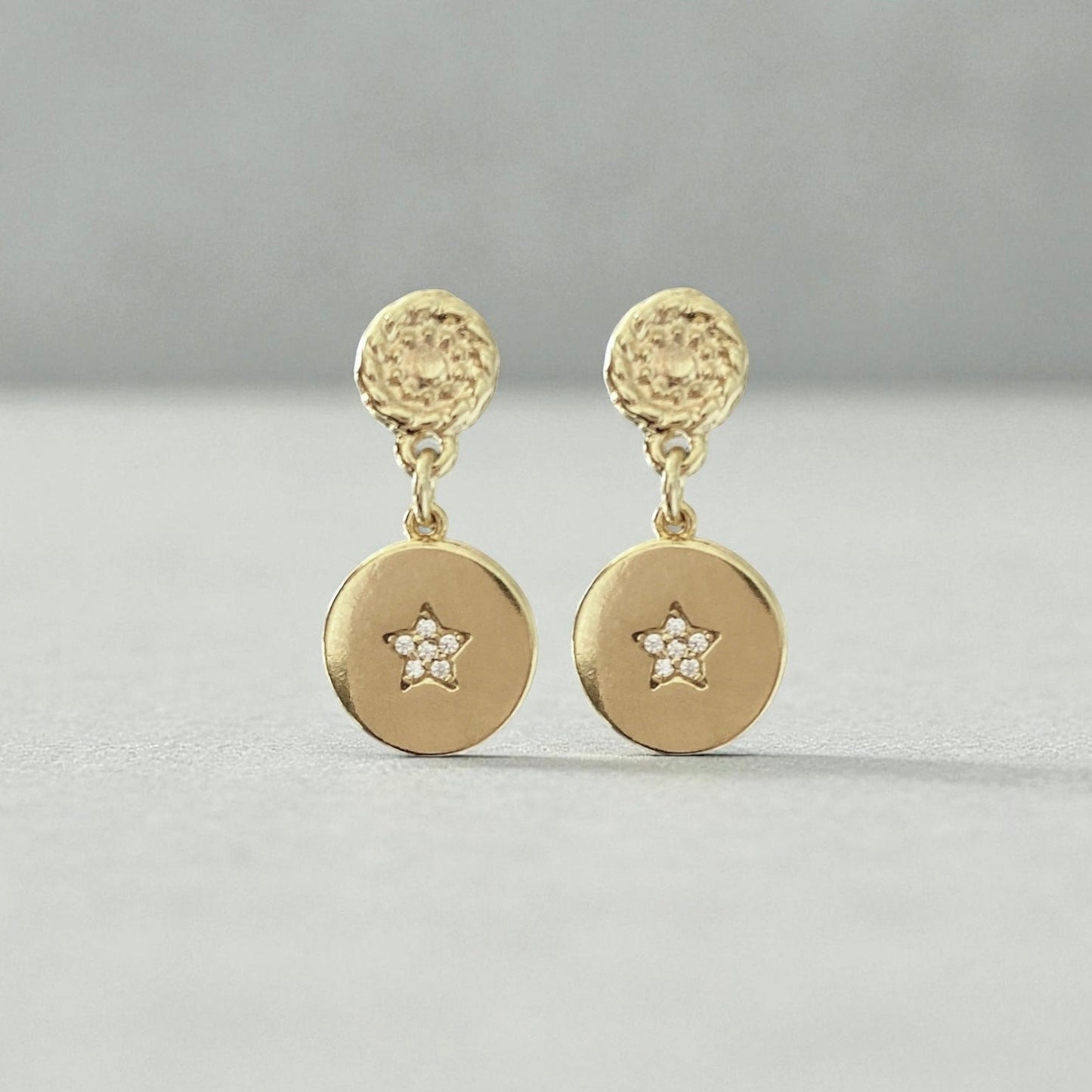 Aros estrella circones oro