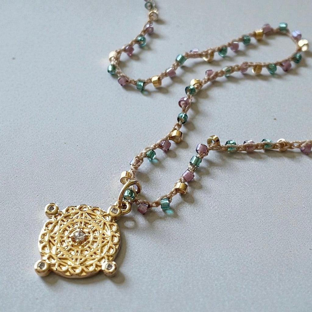 Collar tejido amelia oro