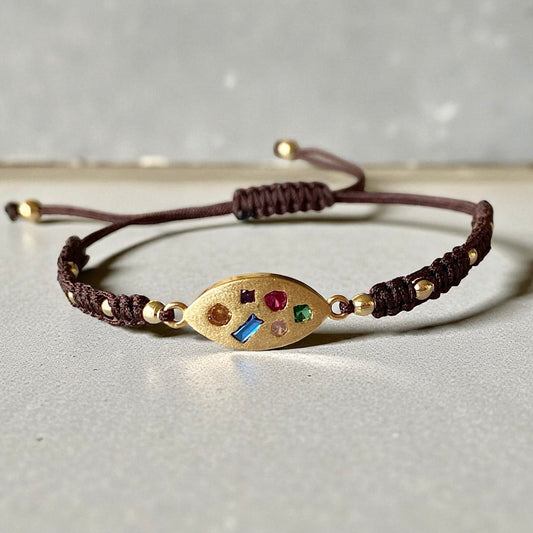 Pulsera macramé plaquita colores oro