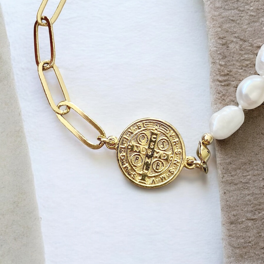 Pulsera perlas San Benito oro