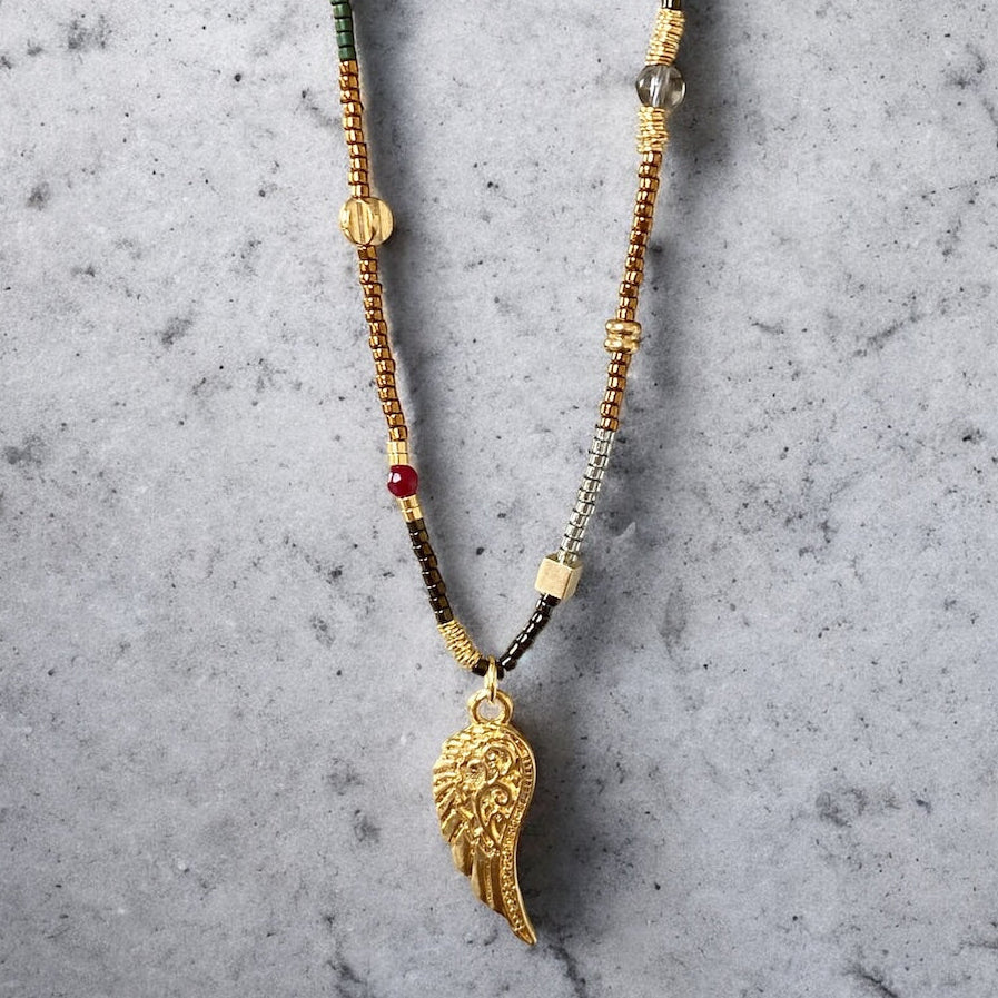 Collar etro ala de ángel oro