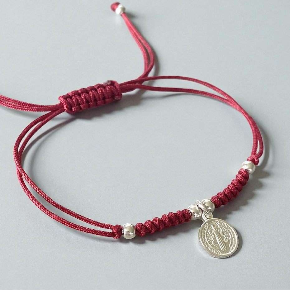 Pulsera hilo rojo San Benito plata