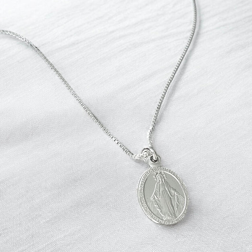 Collar virgen de los rayos plata 925