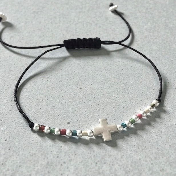 Pulsera hilo cruz plata