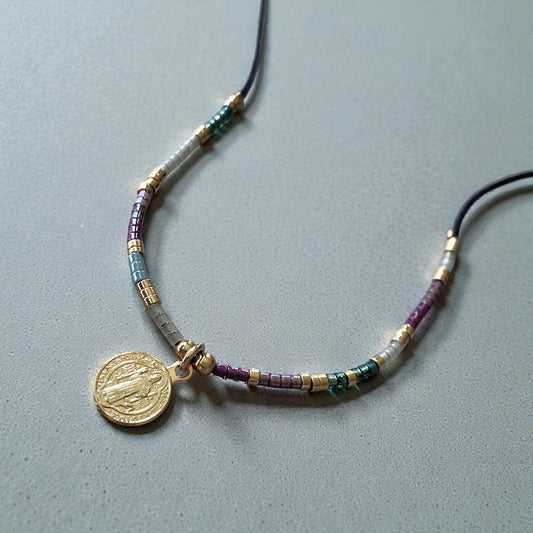 Collar hilo San Benito oro