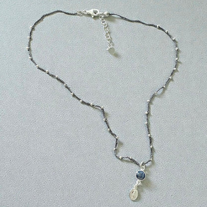 Collar tejido lapislázuli mini virgen plata
