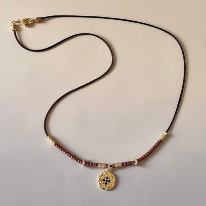 Collar hilo medalla oro
