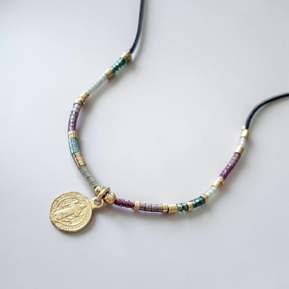 Collar hilo San Benito oro