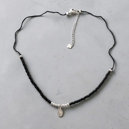 Collar tejido mostacilla mini virgen plata