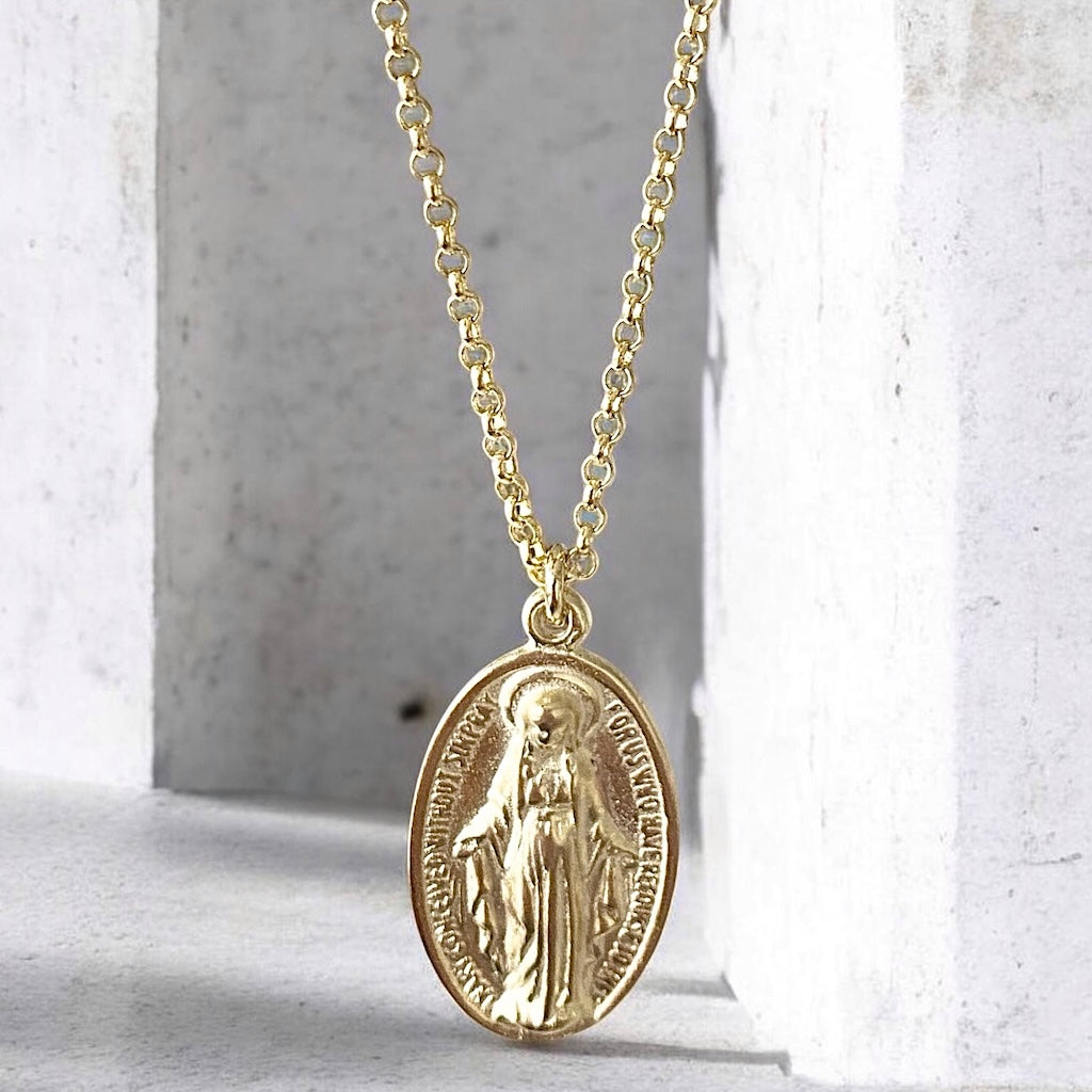 Collar medallón virgen de los rayos oro