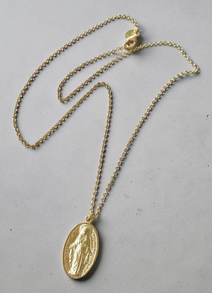 Collar medallón virgen de los rayos oro