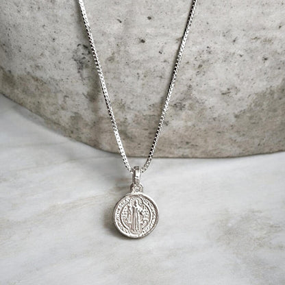 Collar mini medalla San Benito plata 925