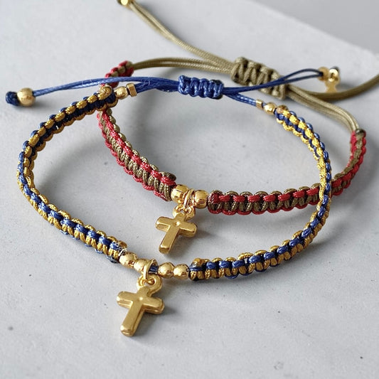 Pulsera macramé cruz oro