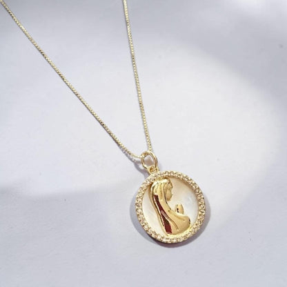 Collar medalla virgen niña nácar oro