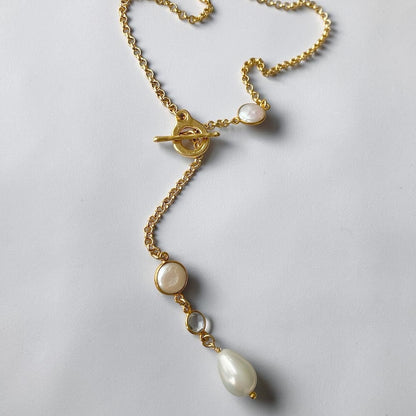 Collar cascada sara oro