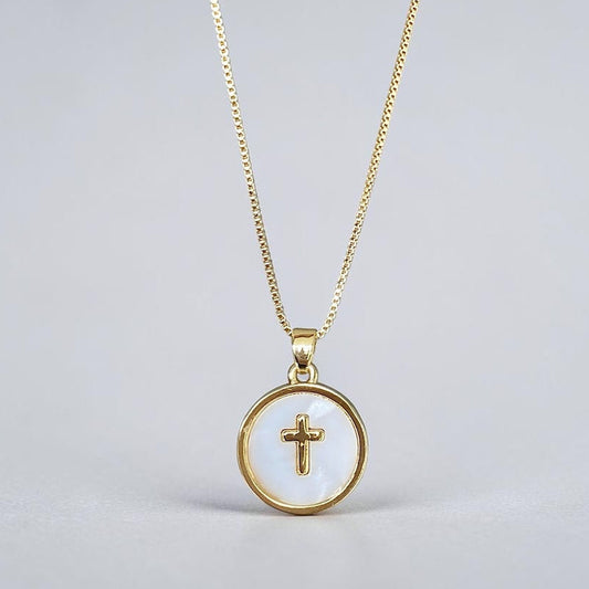 Collar cruz nácar oro