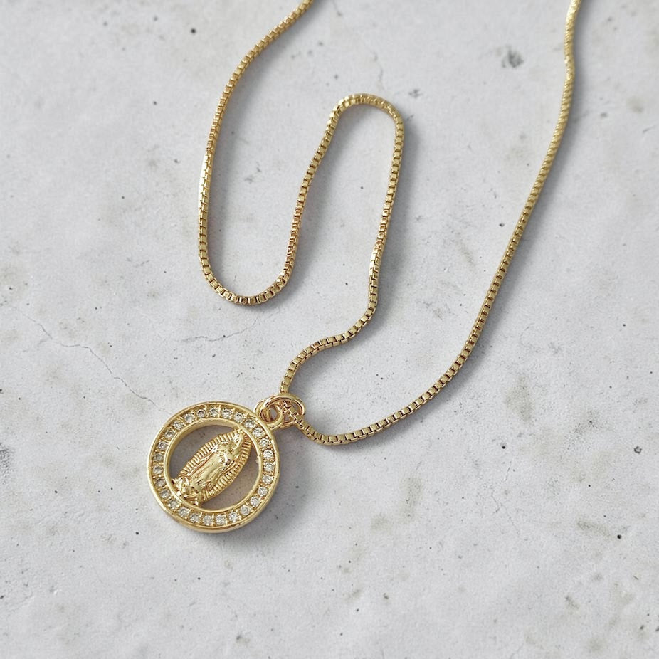 Collar virgen de Guadalupe circones oro