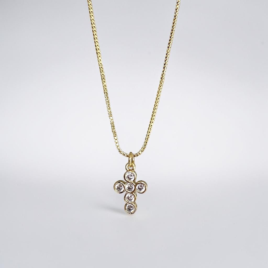 Collar cruz seis circones oro
