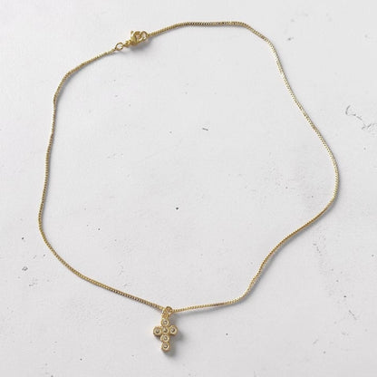 Collar cruz seis circones oro