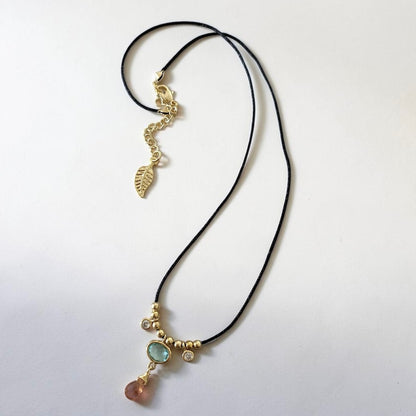 Collar hilo mini piedras oro