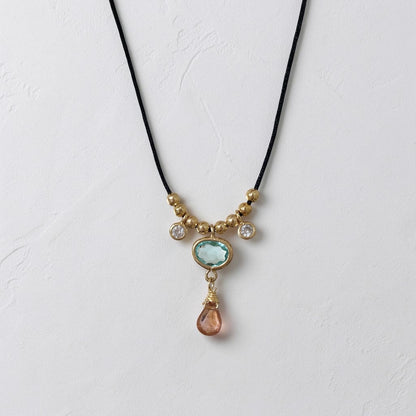 Collar hilo mini piedras oro