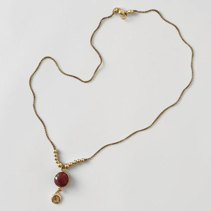 Collar tejido raíz de rubí luna oro