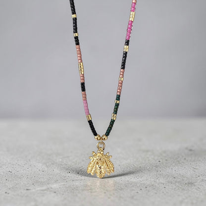 Collar tejido abeja reina oro