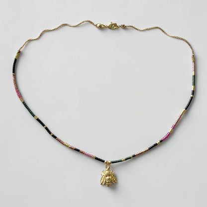 Collar tejido abeja reina oro
