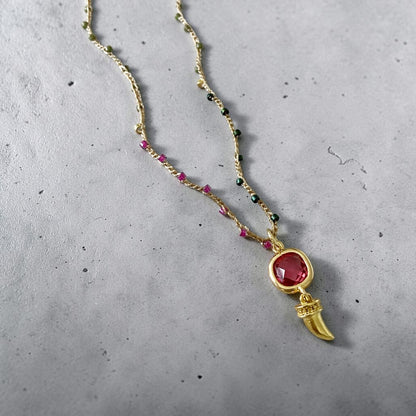 Collar tejido cristal mini cuerno oro