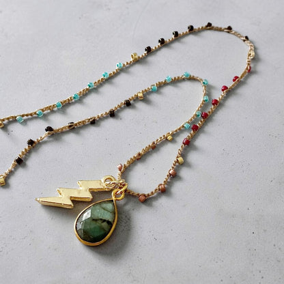 Collar tejido labradorita rayo oro