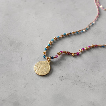 Collar tejido medalla San Benito oro