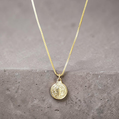 Collar medalla San Benito oro