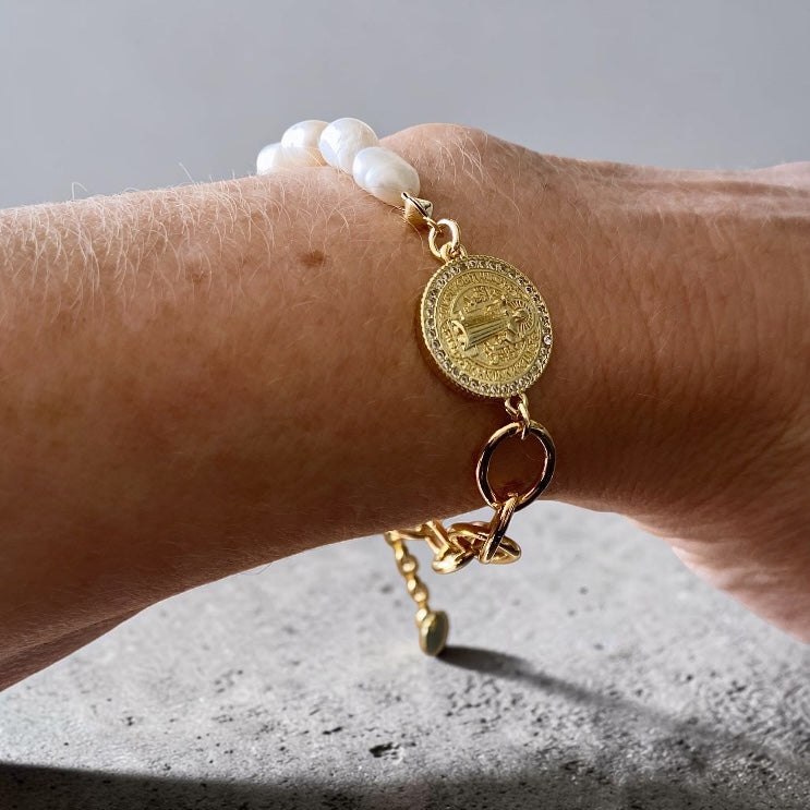 Pulsera perlas San Benito oro