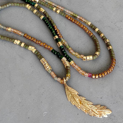 Collar etro plumita oro