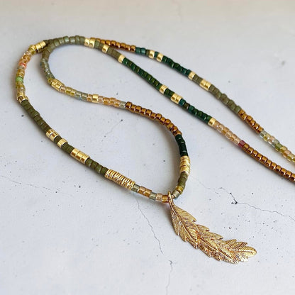 Collar etro plumita oro