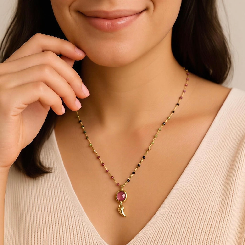 Collar tejido cristal mini cuerno oro